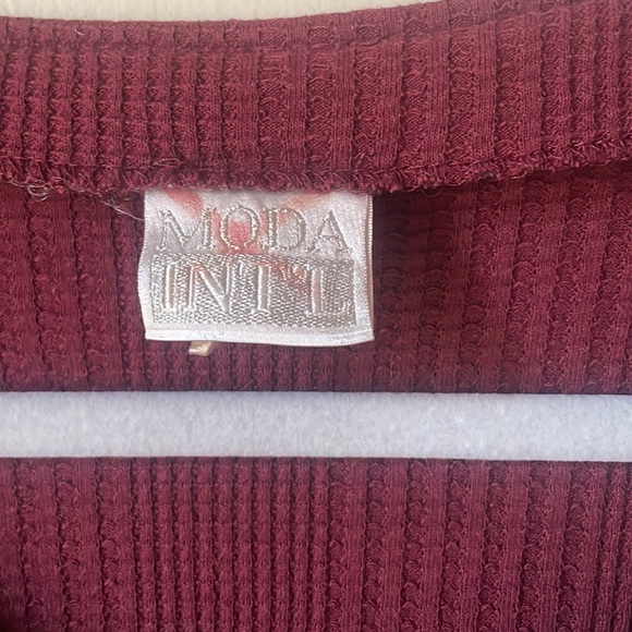 Vintage Moda Int’l red waffle knit button down mini dress with long sleeves - Picture 2 of 7